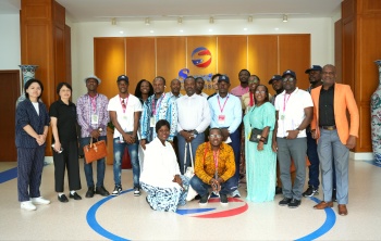 利比里亚政企研修班到访pg电子 共探膜手艺相助新机缘